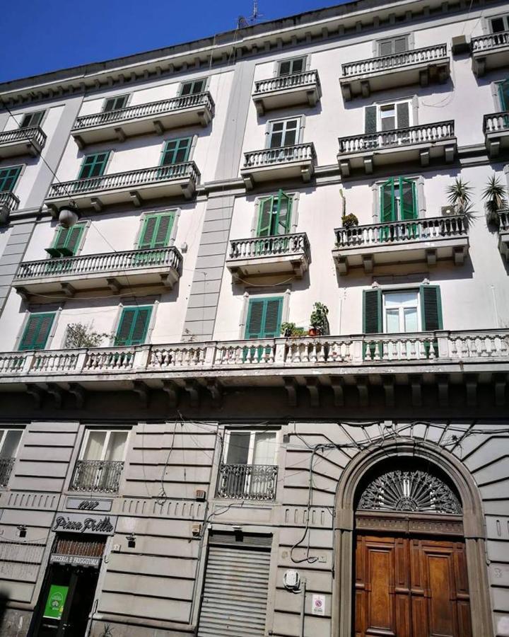 B&B Resta Cu Mme Nápoles Exterior foto